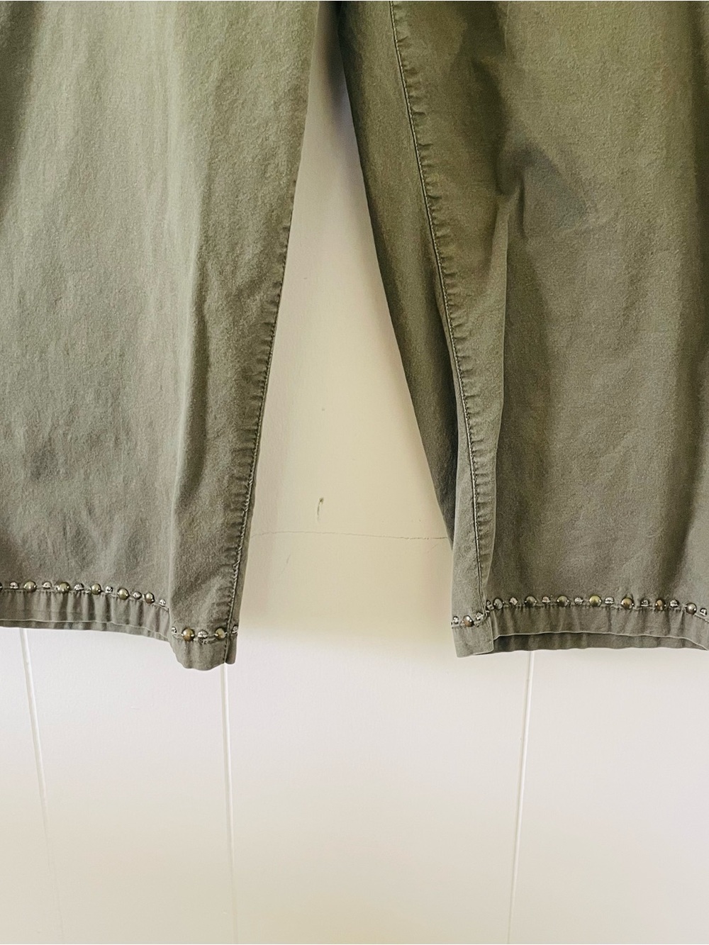 Ruby Rd. Olive Green Drawstring Capris - Picture 3 of 8
